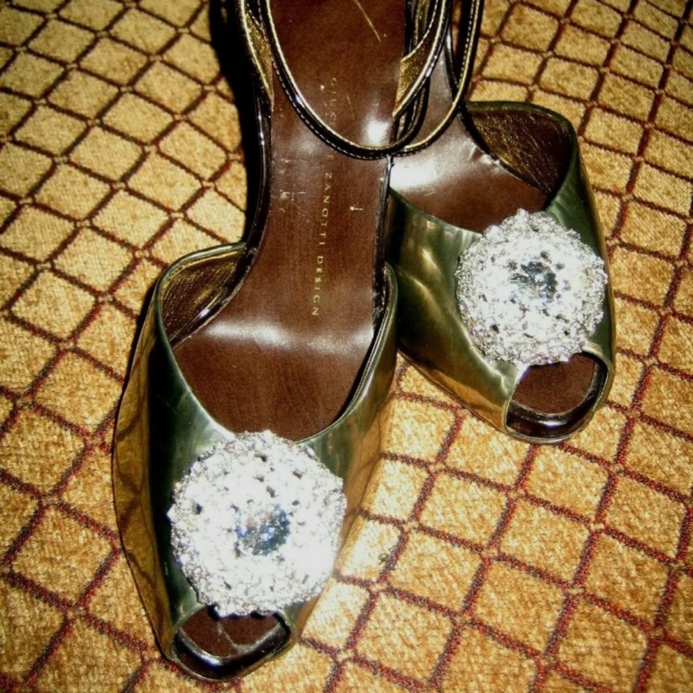 GIUSEPPE ZANOTTI VINTAGE SHOES LEATHER IN GOLD HUGE CRYSTAL 37.5 ITALY